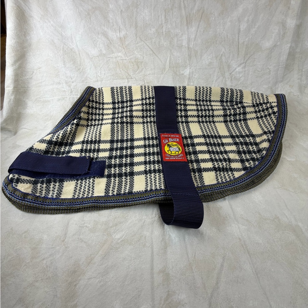 Baker 5/A Fleece Dog Blanket w/Straps 19" x 12" Gently Used